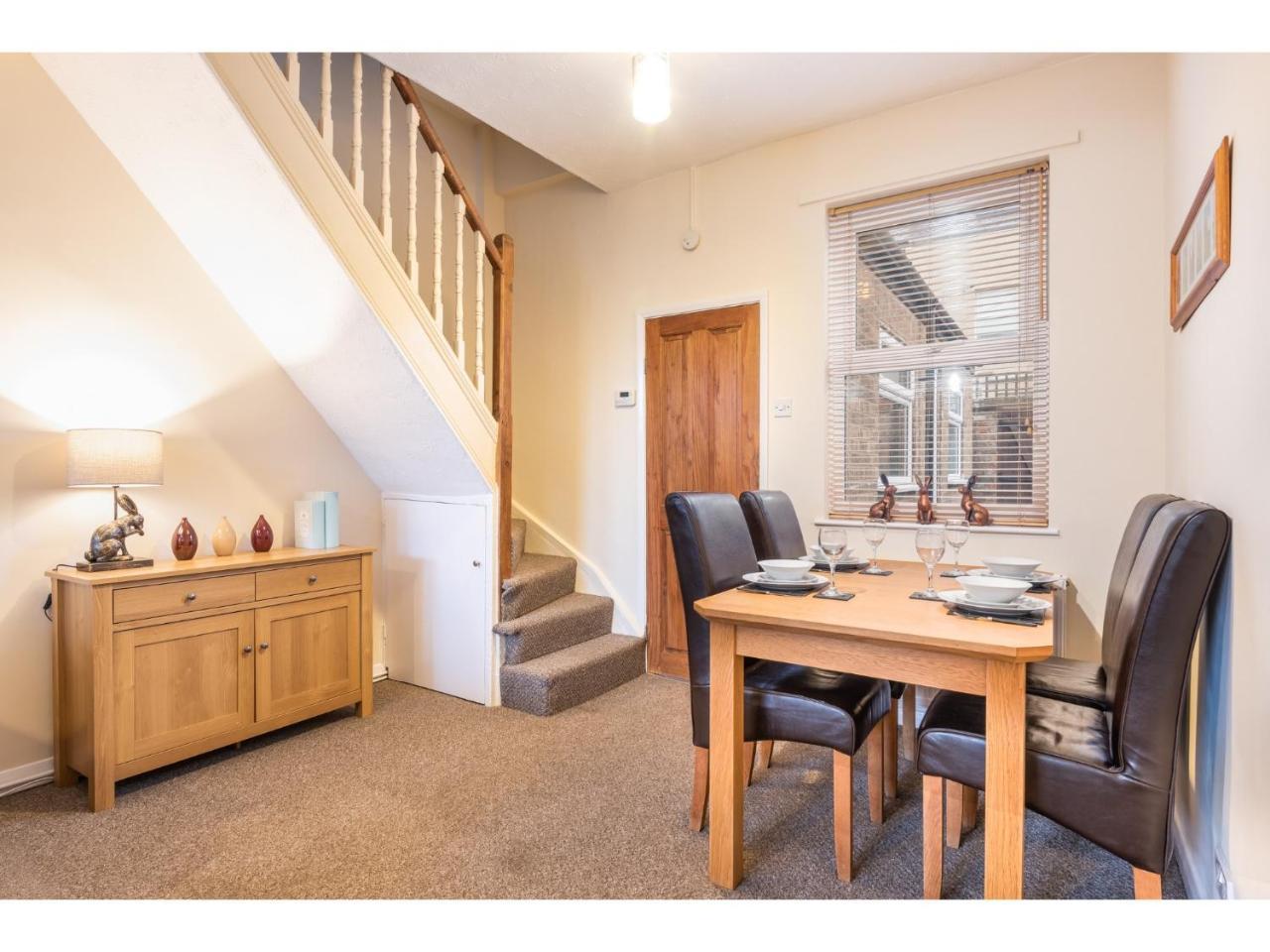 요크 Beautiful 2 Bed With Free Parking - Pass The Keys 아파트 외부 사진
