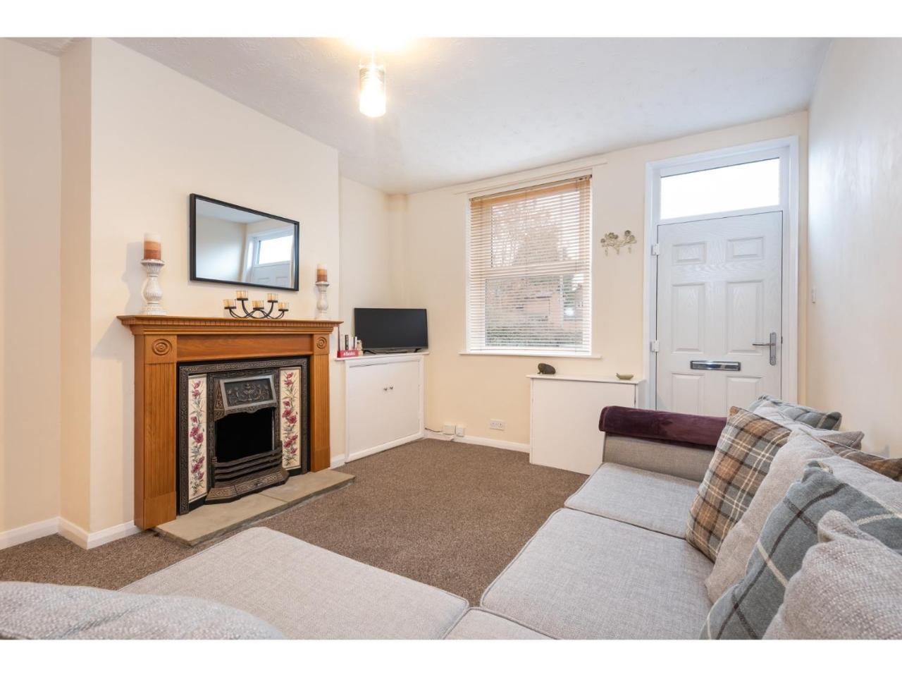 요크 Beautiful 2 Bed With Free Parking - Pass The Keys 아파트 외부 사진