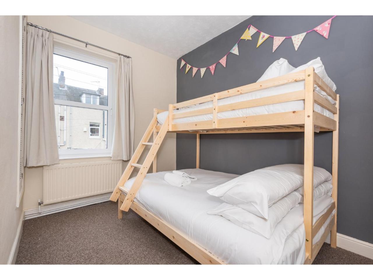 요크 Beautiful 2 Bed With Free Parking - Pass The Keys 아파트 외부 사진