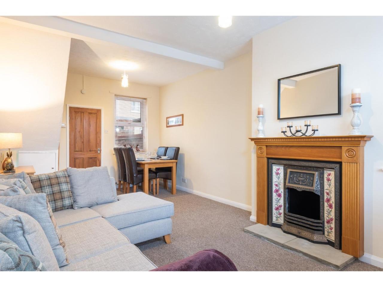 요크 Beautiful 2 Bed With Free Parking - Pass The Keys 아파트 외부 사진